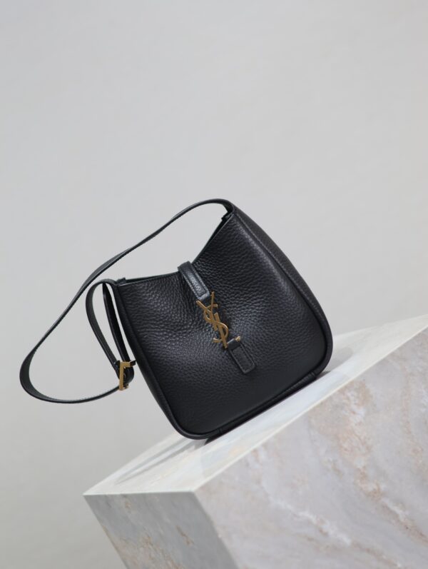 sy_no_7C0E801917E60C8ED37BE7C497CED333_1 YSL Le 5 À 7 Mini Shoulder Bag – Black
