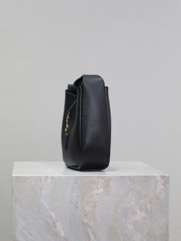 sy_no_7C0E801917E60C8ED37BE7C497CED333_5 YSL Le 5 À 7 Mini Shoulder Bag – Black