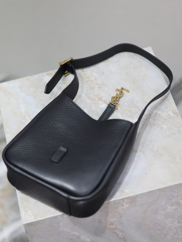 sy_no_7C0E801917E60C8ED37BE7C497CED333_8 YSL Le 5 À 7 Mini Shoulder Bag – Black