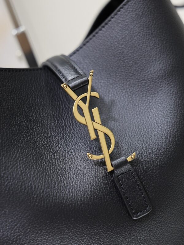 sy_no_7C9886C9C51B152337B318186D17D3A3_3 YSL Hobo Crossbody Bag – Black