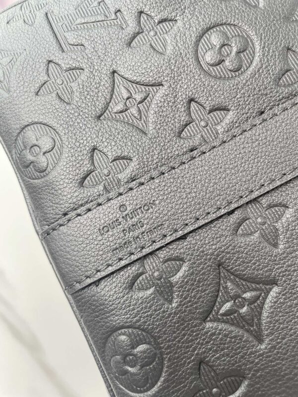 Louis Vuitton Keepall Bandoulière 50 – Monogram Shadow Leather