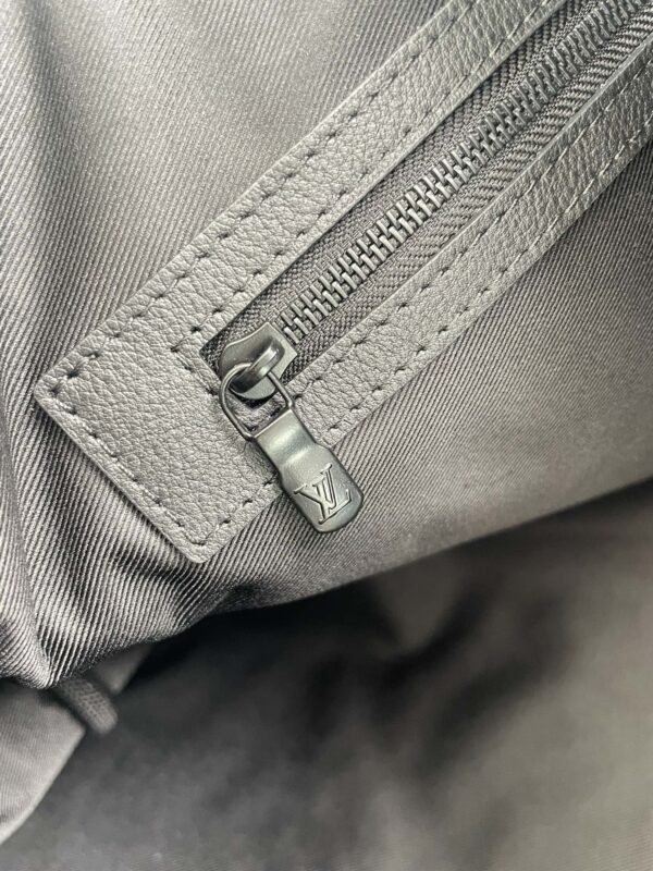 Louis Vuitton Keepall Bandoulière 50 – Monogram Shadow Leather