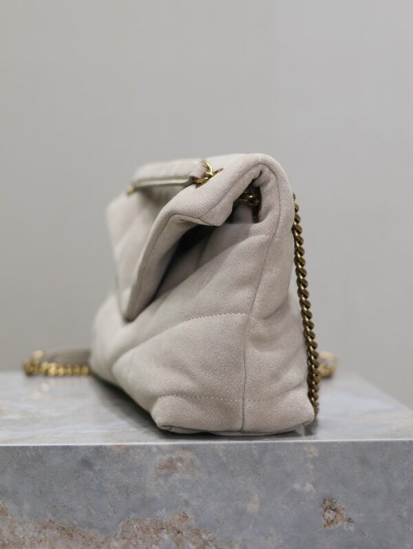 YSL Loulou 29cm Shoulder Bag – Light Gray Suede