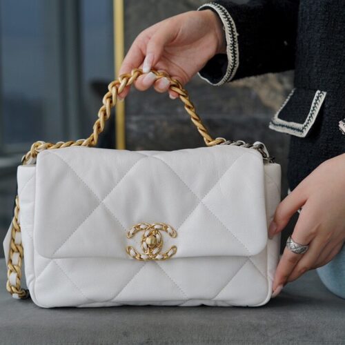 sy_no_7E6452586BD4971AEA3A4CD68E4CCFB9_0 White Quilted Chain-Handle Flap Bag