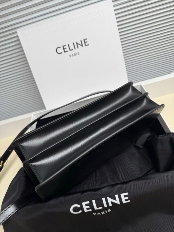 sy_no_7F97522D1C78CFC6E48D00BFE60468A8_8 CELINE Triomphe Calfskin Handbag
