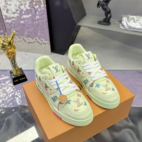 sy_no_805ACC00B44D6DF8A8F6CBF3C855337E_0 Louis Vuitton LV Trainer Maxi Lime Green & Multicolor Monogram Sneakers