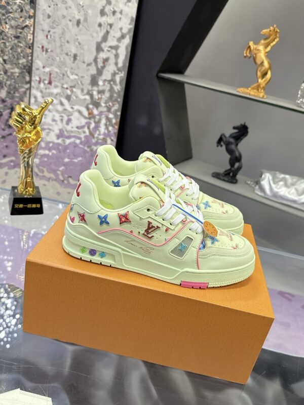 sy_no_805ACC00B44D6DF8A8F6CBF3C855337E_1 Louis Vuitton LV Trainer Maxi Lime Green & Multicolor Monogram Sneakers