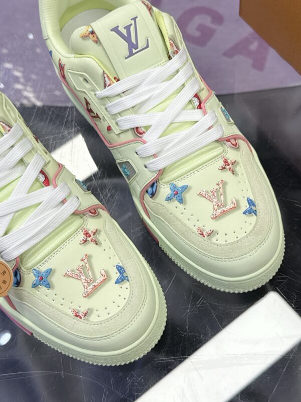 sy_no_805ACC00B44D6DF8A8F6CBF3C855337E_5 Louis Vuitton LV Trainer Maxi Lime Green & Multicolor Monogram Sneakers