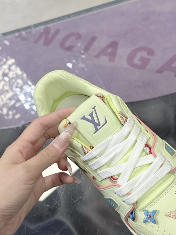 sy_no_805ACC00B44D6DF8A8F6CBF3C855337E_7 Louis Vuitton LV Trainer Maxi Lime Green & Multicolor Monogram Sneakers