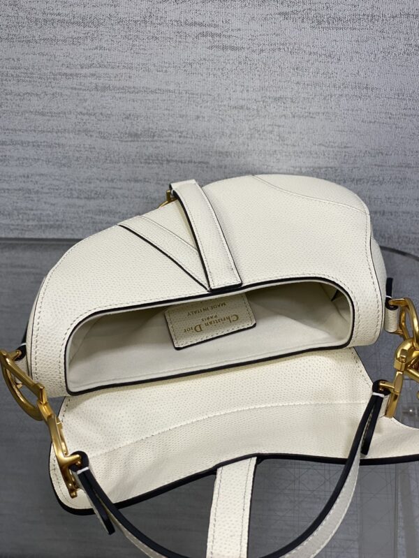 sy_no_807EA5FDB2F818C7F91776056ECDB5EE_7 Saddle Bag – White Grained Calfskin