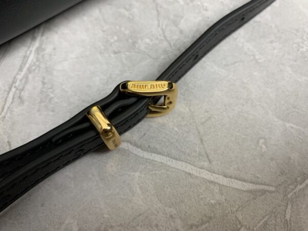 sy_no_83117E0FA85FFC95B75A824373B56FAF_5 Black Smooth Leather Gold-Hardware Flap Shoulder / Crossbody Bag