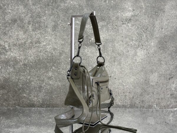 sy_no_8326DDB426E1B41B1F3646984EAB53D2_2 BALENCIAGA*LE CITY Moto