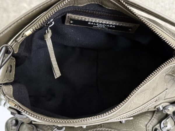 sy_no_8326DDB426E1B41B1F3646984EAB53D2_6 BALENCIAGA*LE CITY Moto