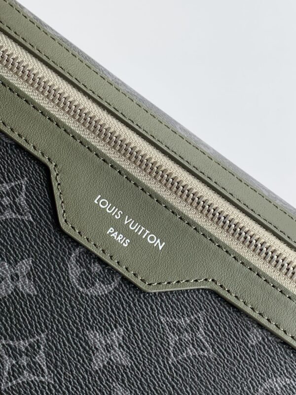 sy_no_835253F41FB54ED219A8B10D26B9F01F_4 Louis Vuitton Courrier Messenger Bag