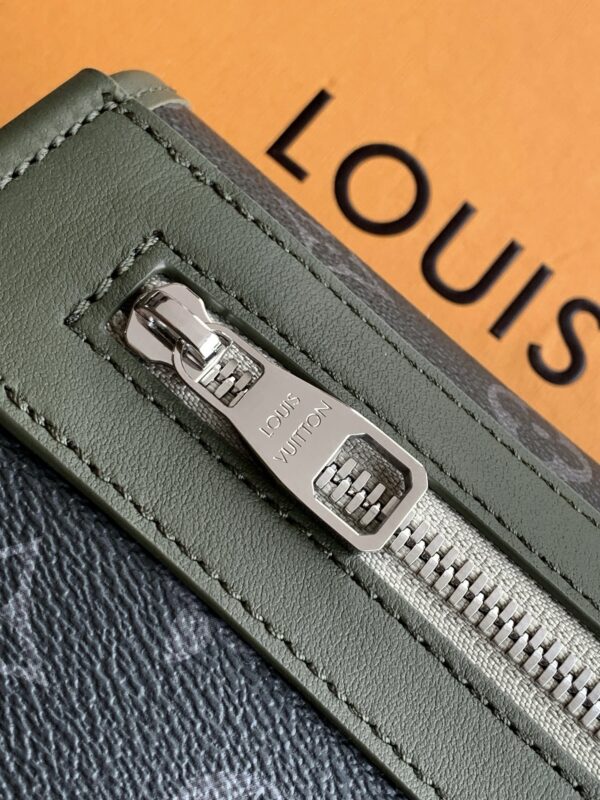 sy_no_835253F41FB54ED219A8B10D26B9F01F_5 Louis Vuitton Courrier Messenger Bag