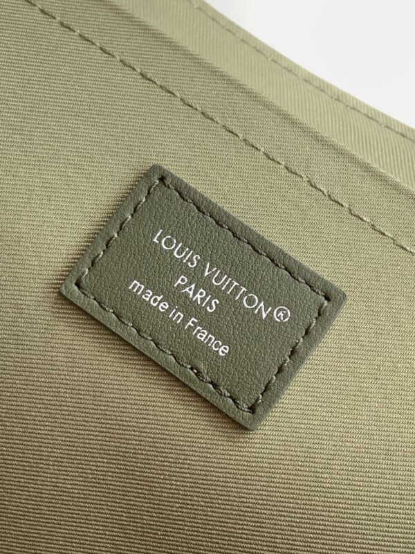 sy_no_835253F41FB54ED219A8B10D26B9F01F_8 Louis Vuitton Courrier Messenger Bag