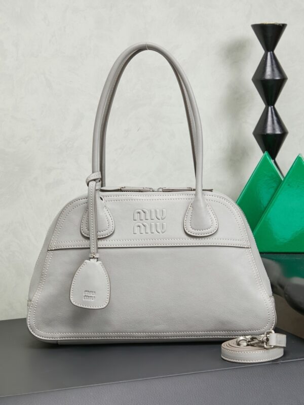 sy_no_83A0E12E64132958B29D240AAC26C8DE_0 Miu Miu Vivant Medium Lambskin Crossbody/Shoulder/Handbag