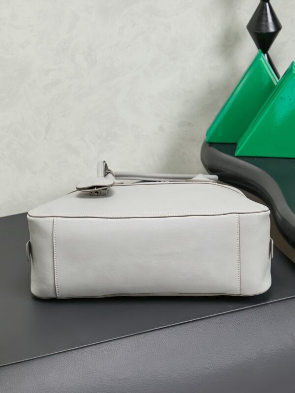 sy_no_83A0E12E64132958B29D240AAC26C8DE_3 Miu Miu Vivant Medium Lambskin Crossbody/Shoulder/Handbag