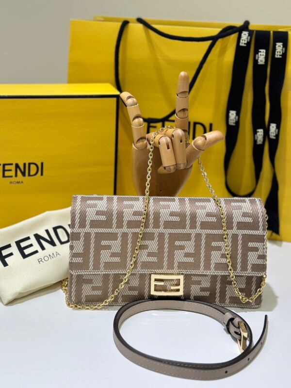 Fendi Baguette Chain Wallet – Gray Denim