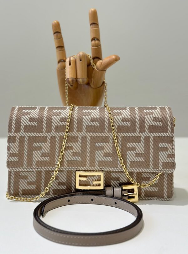 Fendi Baguette Chain Wallet – Gray Denim