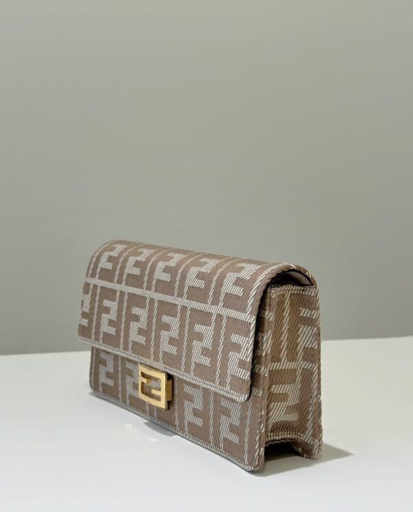 Fendi Baguette Chain Wallet – Gray Denim