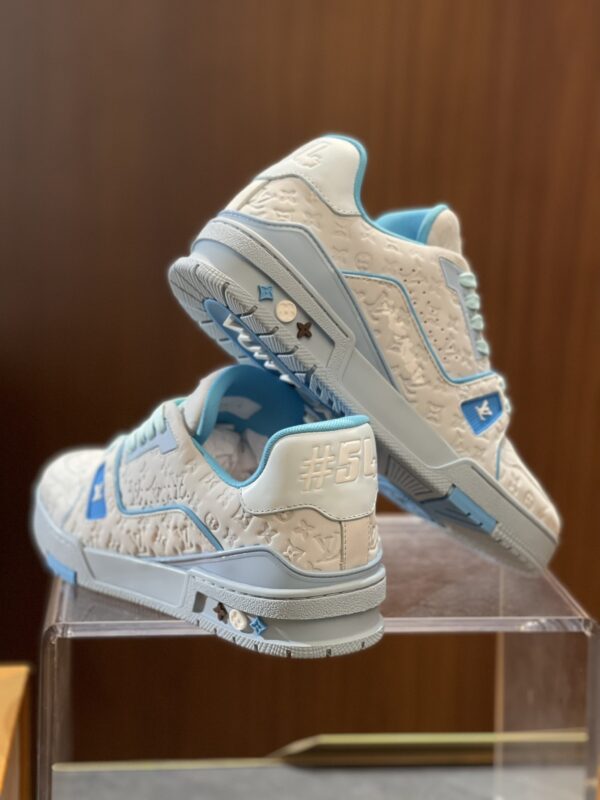 sy_no_84E4A1C21138A408A6EF03B1AAC371EF_4 Louis Vuitton LV Trainer White & Light Blue "#54" Retro Sneakers