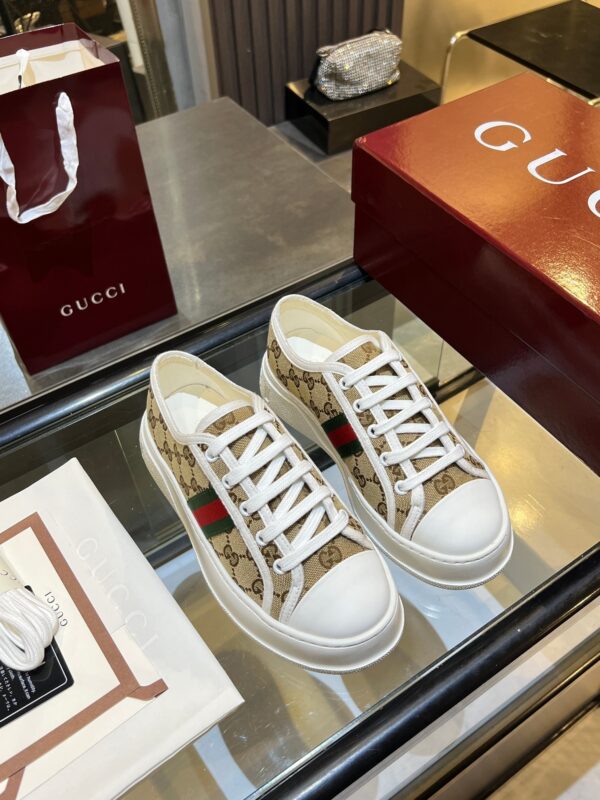 sy_no_8522B7535EA13FFE7F63FBC3CBF17E71_4 Gucci Re-Web Sneaker in Beige GG Canvas with Green & Red Web