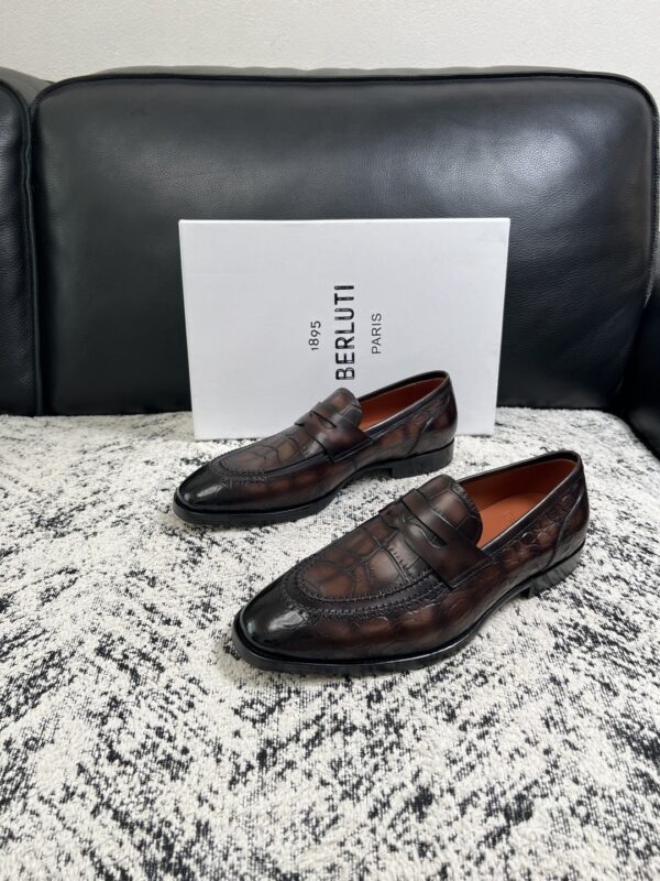 sy_no_8622057DA99BAC33E9B7E1C42F8959E6_1 Tobacco Brown & Dark Coffee Crocodile-Embossed Patina Penny Loafers
