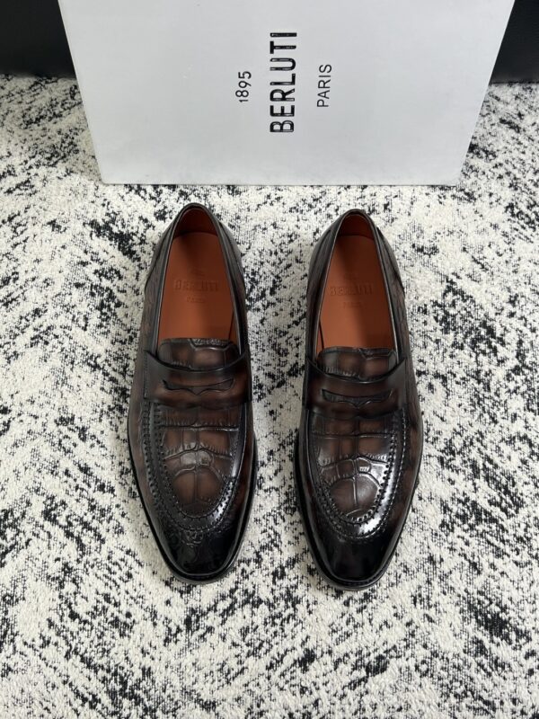 sy_no_8622057DA99BAC33E9B7E1C42F8959E6_2 Tobacco Brown & Dark Coffee Crocodile-Embossed Patina Penny Loafers