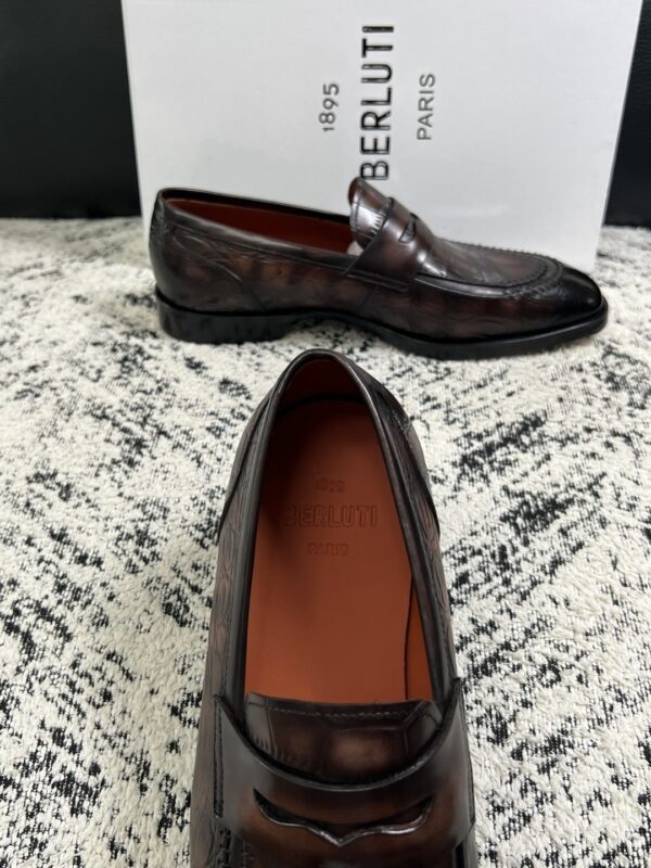 sy_no_8622057DA99BAC33E9B7E1C42F8959E6_6 Tobacco Brown & Dark Coffee Crocodile-Embossed Patina Penny Loafers