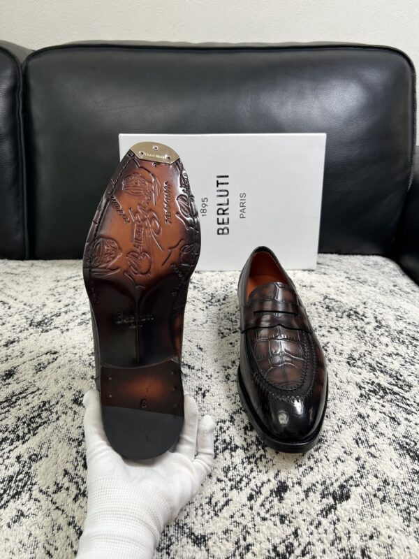 sy_no_8622057DA99BAC33E9B7E1C42F8959E6_8 Tobacco Brown & Dark Coffee Crocodile-Embossed Patina Penny Loafers