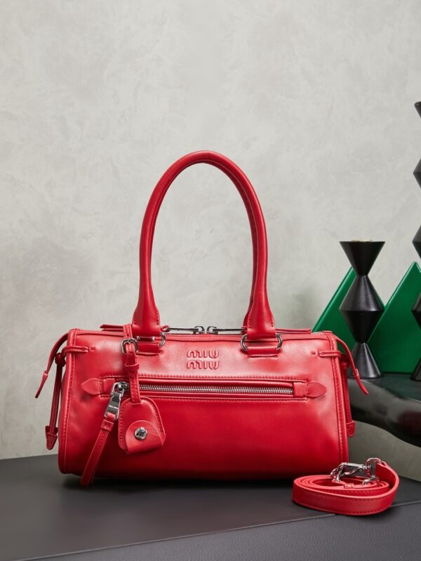 sy_no_86A1FD5F6BA1AEEEBB22F98ACC8817F6_0 Red Leather Front-Zip Double-Handle Shoulder Crossbody Bag