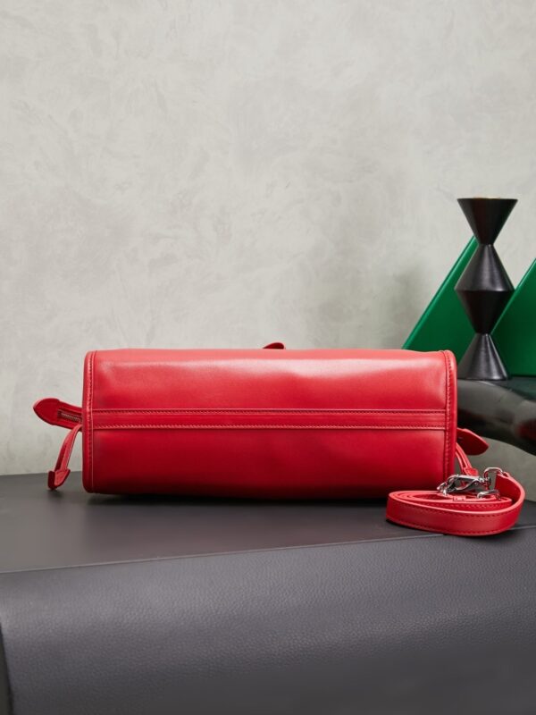 sy_no_86A1FD5F6BA1AEEEBB22F98ACC8817F6_3 Red Leather Front-Zip Double-Handle Shoulder Crossbody Bag