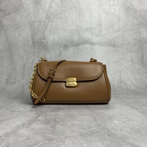 sy_no_86C4F40EBCF746C5C1DAB1F98C6B6EB6_0 Brown Smooth Leather Gold-Hardware Flap Shoulder / Crossbody Bag