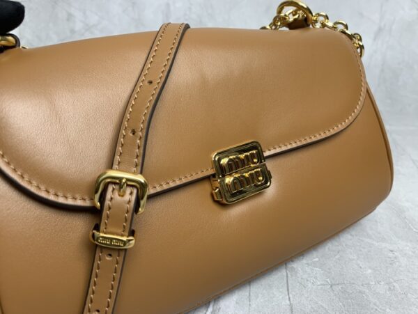 sy_no_86C4F40EBCF746C5C1DAB1F98C6B6EB6_4 Brown Smooth Leather Gold-Hardware Flap Shoulder / Crossbody Bag