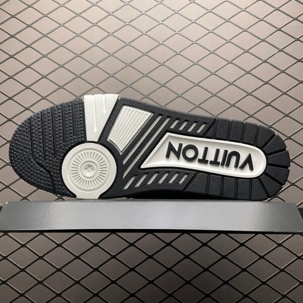 sy_no_87EFA0A5DCEB9966676227518030AD2B_4 Louis Vuitton LV Trainer Black & White Denim Velcro Sneakers
