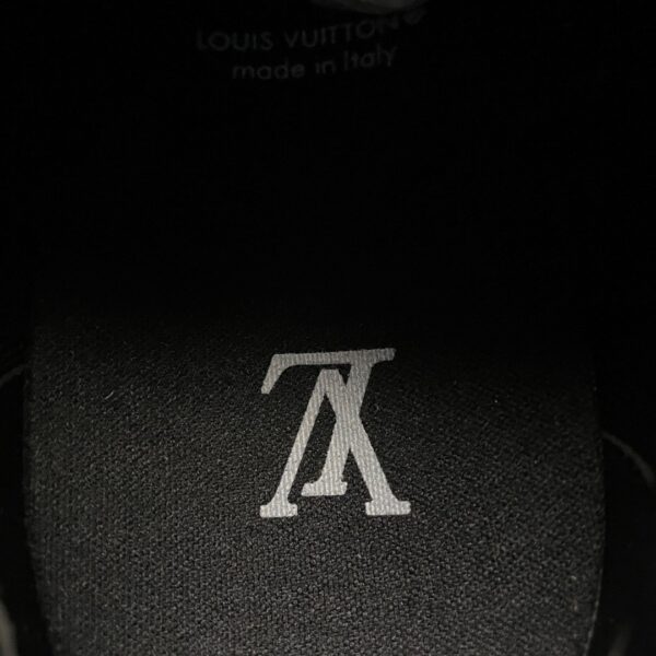 sy_no_87EFA0A5DCEB9966676227518030AD2B_7 Louis Vuitton LV Trainer Black & White Denim Velcro Sneakers