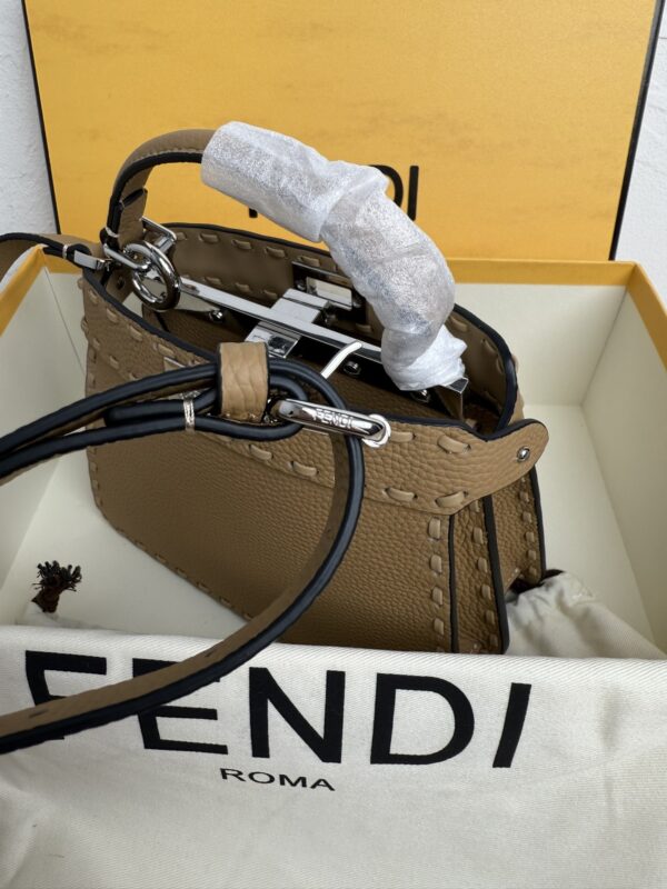sy_no_881B6660C7FF4DF1376EE9990056AF95_5 Brown Small Peekaboo ISeeU Textured Calfskin Handbag
