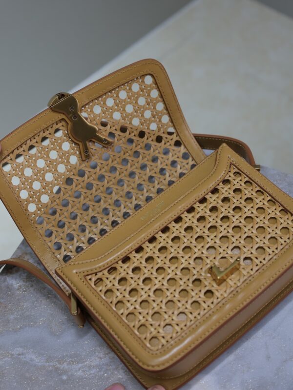 sy_no_881DEF8200C4684618E89D1CD2B8DA4E_7 Solferino Box 19cm Bag – Beige Bamboo & Leather