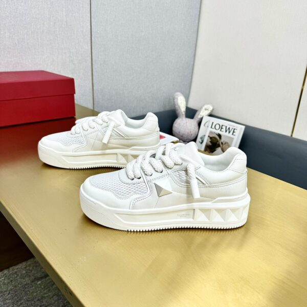 Valentino Garavani One Stud XL / Freedots White Platform Sneakers
