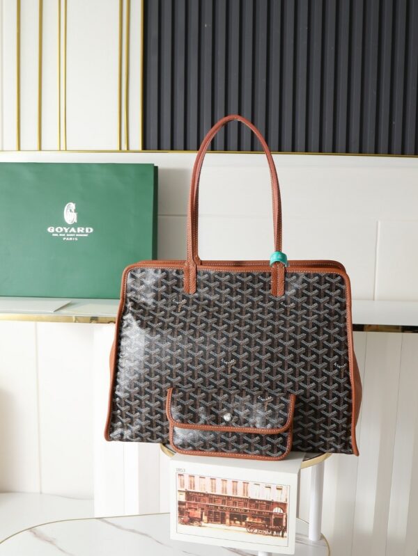 sy_no_88A2F1E376A3255B032280E70C690E33_0 Brown Goyardine Hardy Small Commuter Tote