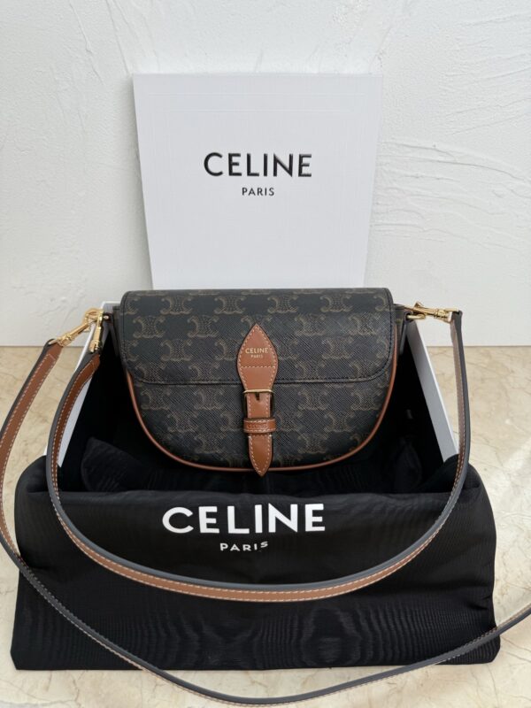 sy_no_89052C2DCD6203E6D5C7E23B16AD2AF3_0 Folco Saddle Bag – Signature Monogram