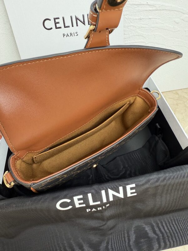 sy_no_89052C2DCD6203E6D5C7E23B16AD2AF3_7 Folco Saddle Bag – Signature Monogram