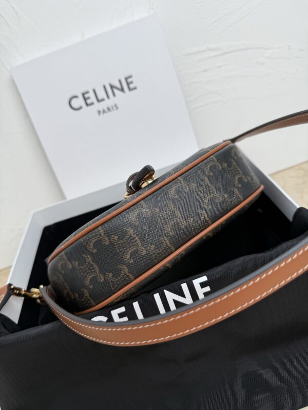 sy_no_89052C2DCD6203E6D5C7E23B16AD2AF3_8 Folco Saddle Bag – Signature Monogram