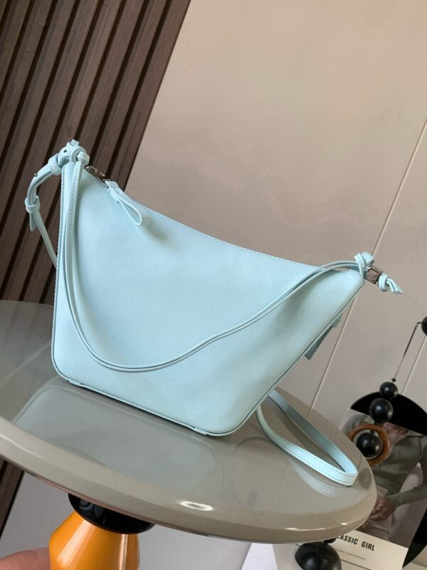 sy_no_899013A87EAB48391A93201AB21BEE1B_0 LOEWE Hammock Hobo Shoulder Bag