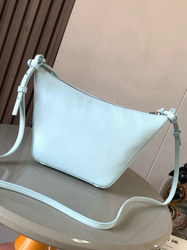 sy_no_899013A87EAB48391A93201AB21BEE1B_3 LOEWE Hammock Hobo Shoulder Bag