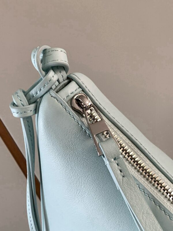 sy_no_899013A87EAB48391A93201AB21BEE1B_4 LOEWE Hammock Hobo Shoulder Bag