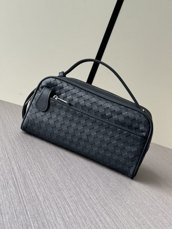 sy_no_8A1C5840289EB2B0C9BCAA24D235C49D_0 Double-Zip Clutch Bag – Black Woven Leather