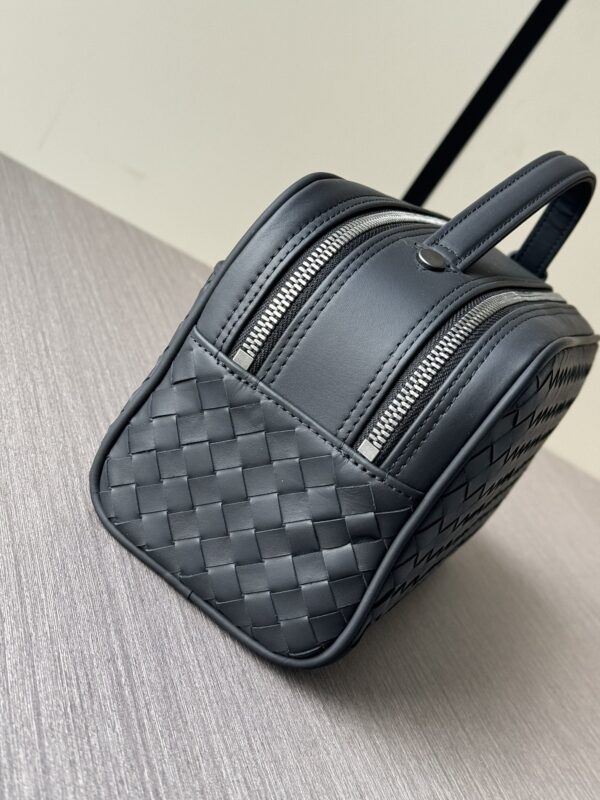 sy_no_8A1C5840289EB2B0C9BCAA24D235C49D_5 Double-Zip Clutch Bag – Black Woven Leather
