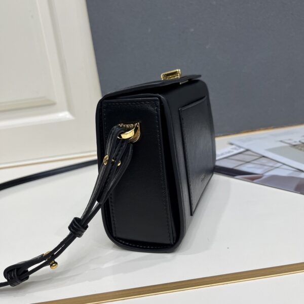 sy_no_8A58D61C19F6D21FDA20023892C103A0_2 FURLA Vintage Frame Crossbody Bag – Black